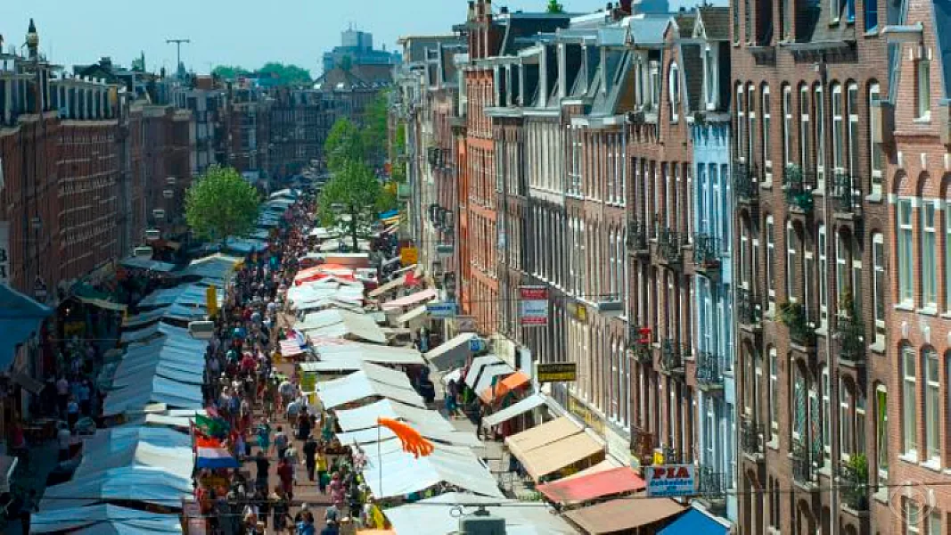 Public market Overview Albert Cuyp III A studio Amsterdam