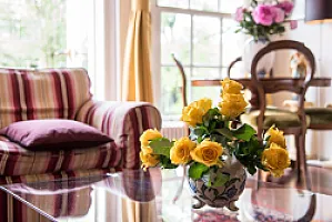 Decorative details in living area Prinsen apartment Amsterdam