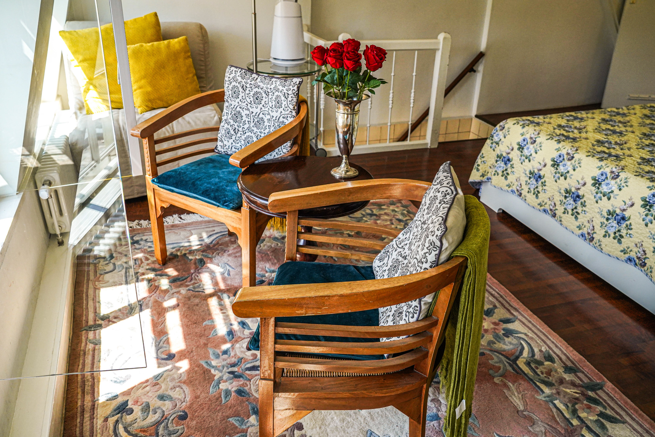 Bedroom Sitting Area with View of Bed and Staircase The Balcony at Prinsen Canal apartment Amsterdam