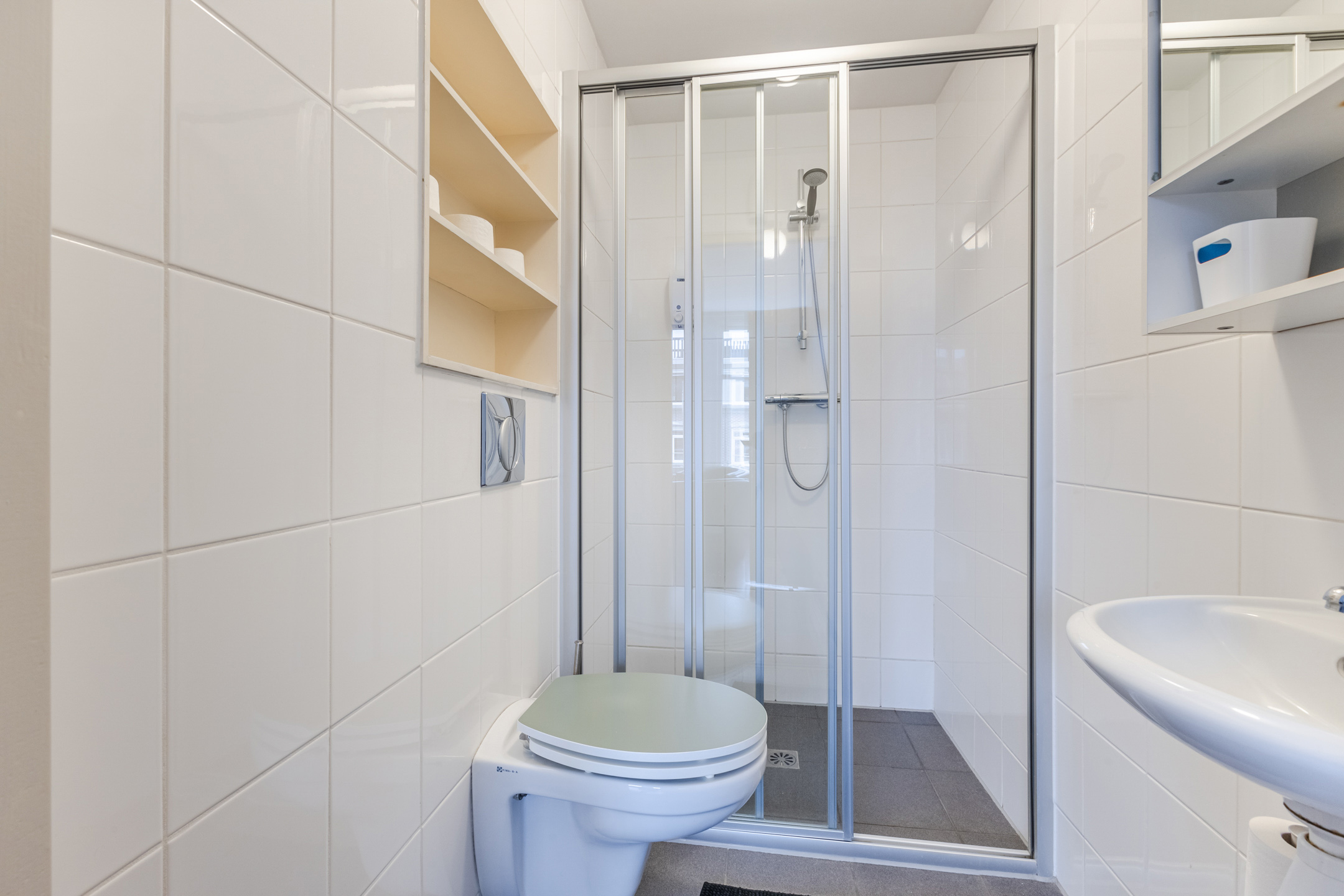 Bathroom Area Albert Cuypstraat III B studio Amsterdam