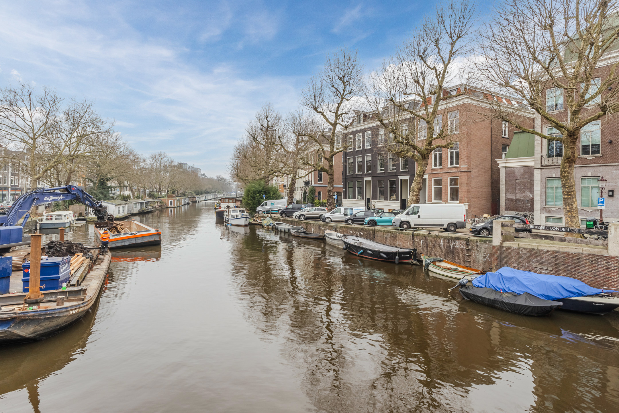 Canal View Albert Cuypstraat III B studio Amsterdam