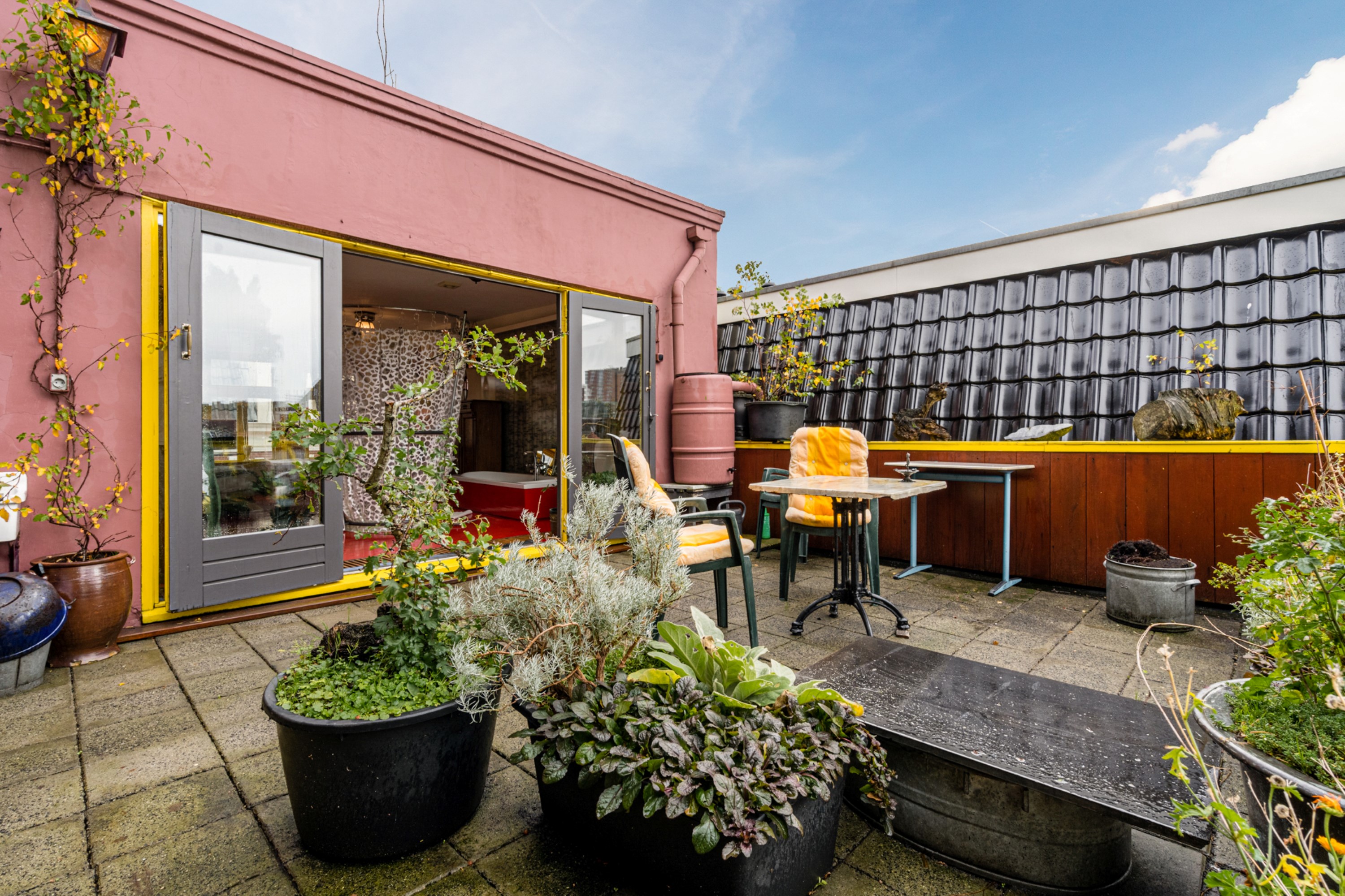 Roof terrace other angle Hotspot Centrum apartment Groninge
